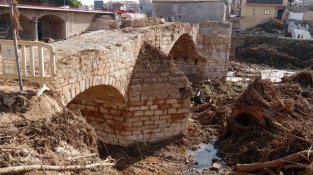 Una vista de danys que va provocar la riuada a la capital de la Conca de Barberà