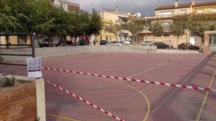 Montblanc ha precintat els equipaments esportius no supervisats