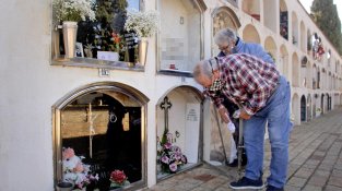 El Tots Sants a la Conca de Barberà: visites al cementiri ja dies abans de l'1 de novembre