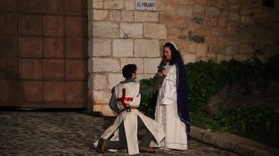 La representació de la Llegenda de Sant Jordi torna a encisar el públic present