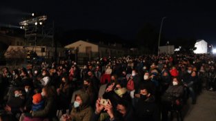 La representació de la Llegenda de Sant Jordi torna a encisar el públic present