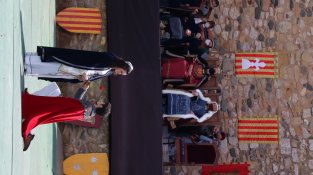 Sant Jordi ha entregat la rosa a la Princesa, en un emotiu acte que ha començat al migdia