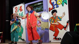La companyia 3/4 de 15 porta un espectacle infantil a la festa major de Sarral
