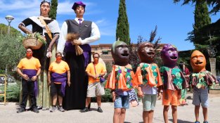 El Seguici Popular delecta els espluguins en el marc de la Festa Major