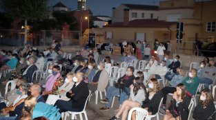 Amb teatre i el castell de focs Sarral acomiada la festa major