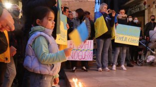 Sentida concentració per la pau a la plaça Major de Montblanc