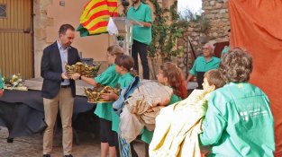 L'Espluga ha viscut de commemoració del 75è aniversari dels gegants i nanos vells i ha fet un homenatge a 75 anys de geganters i 30è aniversari dels Grallers de l’Espluga
