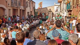 L'Espluga ha viscut de commemoració del 75è aniversari dels gegants i nanos vells i ha fet un homenatge a 75 anys de geganters i 30è aniversari dels Grallers de l’Espluga