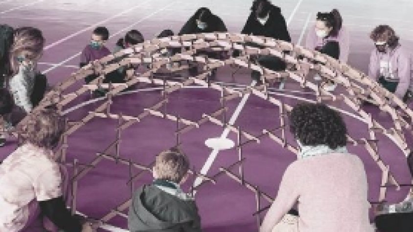 Un taller de construcció de cúpules autoportants