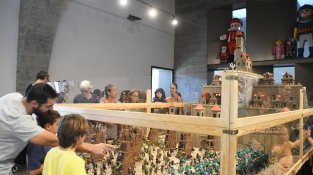 FOTOS | Primer dia de la quinzena edició de Clickània en un festiu molt cridaner