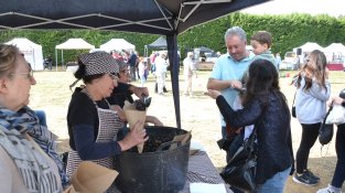 Vilanova de Prades celebra la seva cita anual amb el Mercat de la Castanya