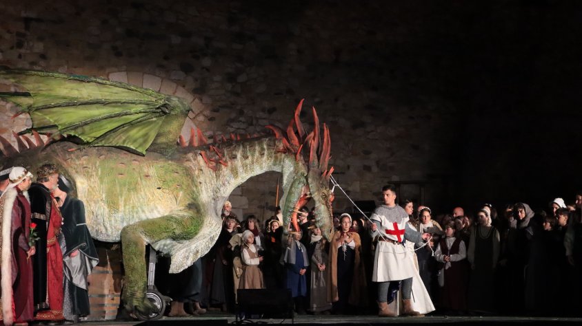 [FOTOS] La Llegenda de Sant Jordi torna a ser la gran protagonista de la Setmana Medieval