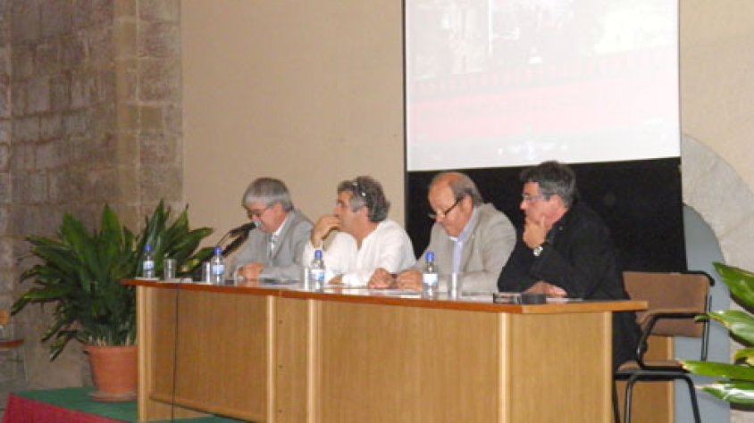Acte presidit per Pedro Nogales, Josep Andreu, Josep Amill i Josep M. Porta.