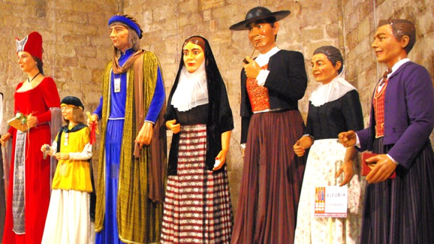 Els Gegants d’Alcúdia amb els Veguers de Montblanc, les passades Festes de Sant Maties.