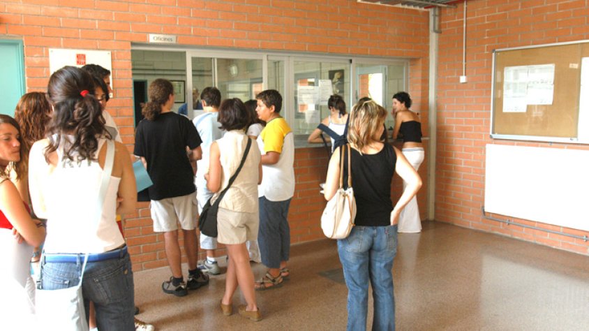 Els estudiants d’universitat paguen els seus estudis en funció de la renda familiar, així com del seu rendiment.