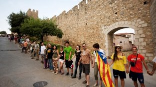Més de 2.000 persones per a fer la cadena humana