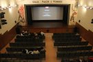 Una trentena d’espluguins assisteixen a la  projecció de la pel·lícula Món petit