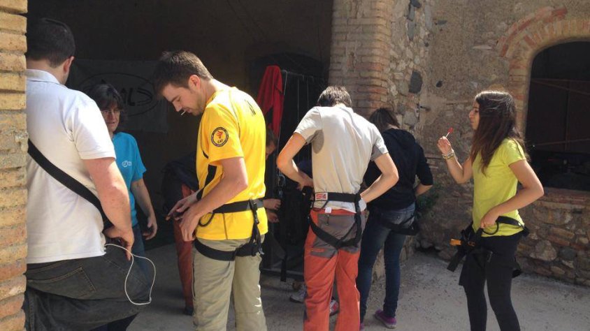 Moment de l'escalada al rocòdrom