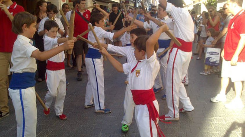 Un instant de l'actuació a Cambrils