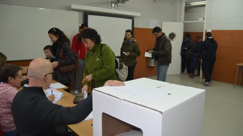 Imatge d'un moment de les votacions a Montblanc