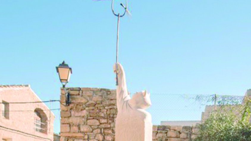 Escultura de pedra obra de Joan Sans