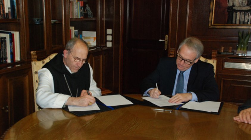 Instant de la signatura del conveni