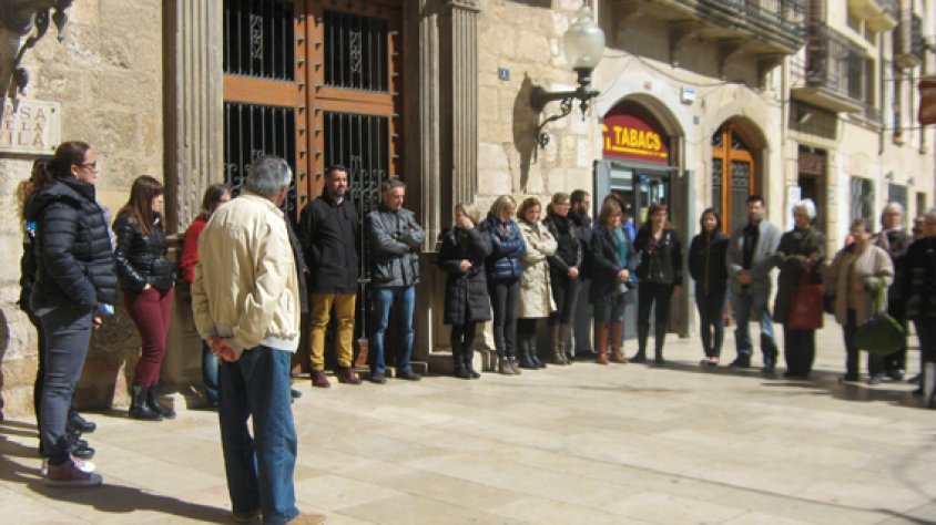 Minut de silenci a la Plaça Major de Montblanc