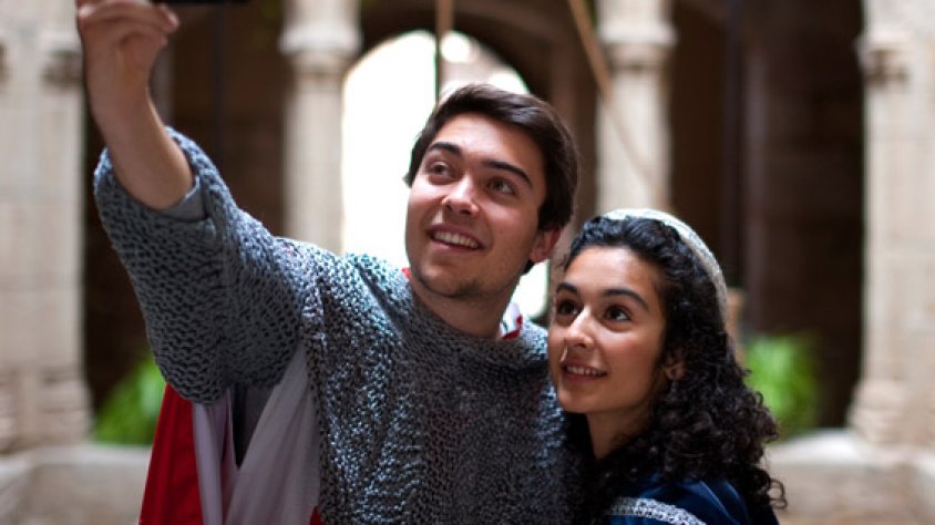 Sant Jord i la Princesa, fent-se una "selfie"