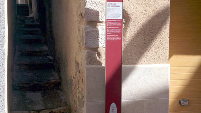 Imatge del carrer amb la nova senyalització
