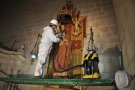 Es netegen les imatges de l'altar i les capelles de l'església de Santa Maria de Montblanc