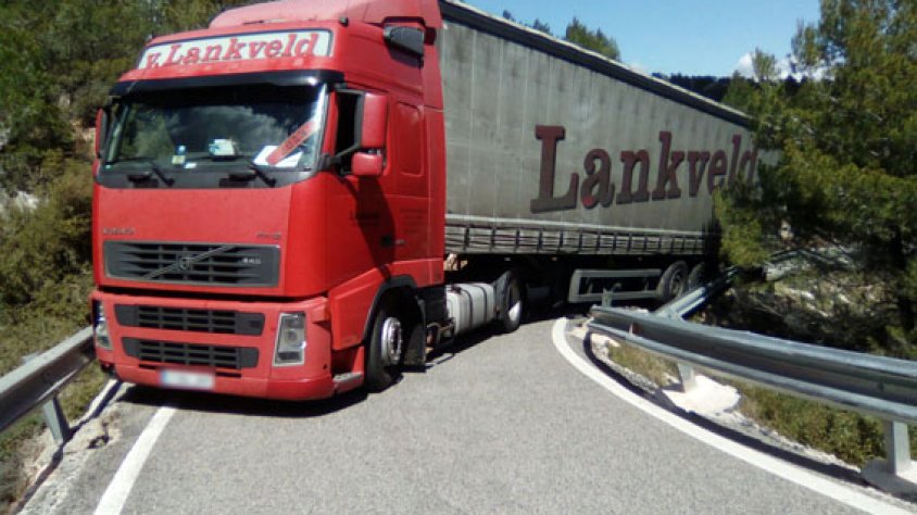 Imatge del camió accidentat