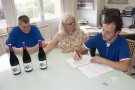 Juan Uribe, d'Aprodisca, dissenya l'etiqueta d'un vi del Celler Mas Foraster