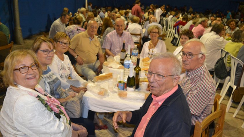 Imatge de la sardinada d'aquest dilluns 22 d'agost a la nit