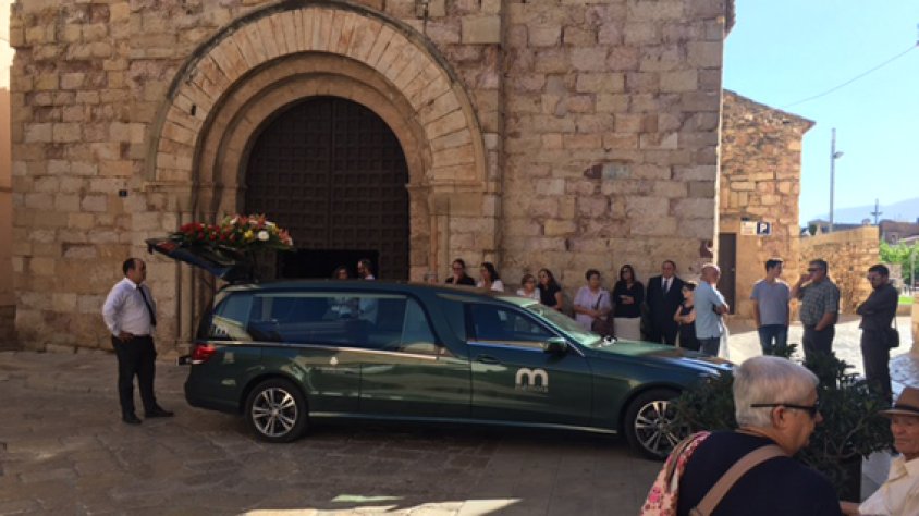 Moment de l'inici del funeral a l'església de Sant Miquel de Montblanc