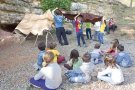 Tallers de prehistòria a les Coves de l'Espluga per Tots Sants