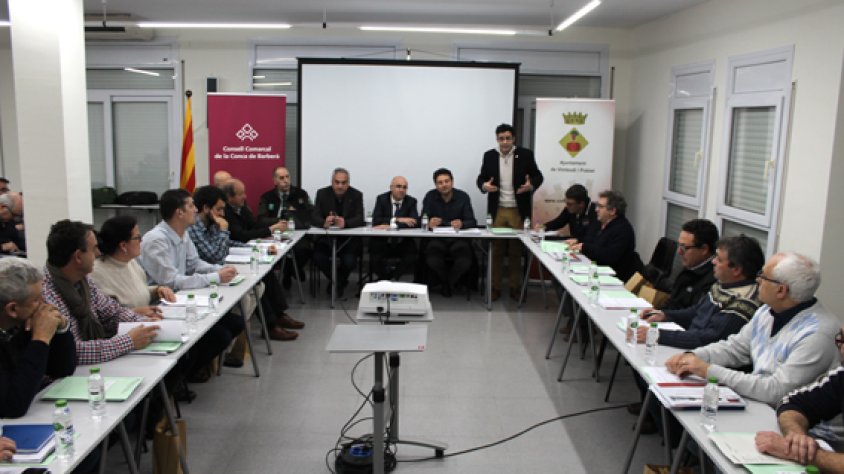 Inici de la sessió, amb la presentació de la localitat de Vimbodí i Poblet per part del seu alcalde