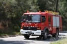 Un camió bolca a Sarral bidons de producte químic