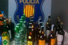 Enxampats dos homes que acabaven de robar 20 ampolles de licor en un supermercat de Montblanc