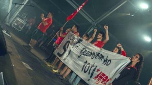 el director de l'Acampada Jove ha sortit a l'escenari per deixar clar a tots els joves assistents la importància de mobilitzar-se en el referèndum per la independència de Catalunya