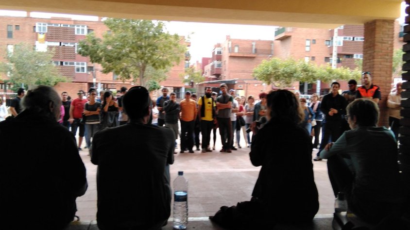 L'Assemblea Montblanc aprovava una acampada a l'Escola Les Muralles a la nit
