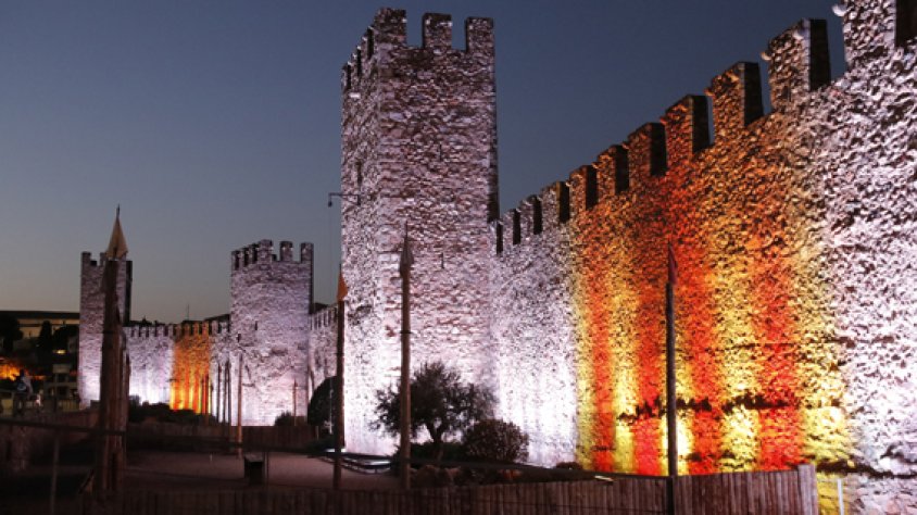 Muralla de Montblanc amb la senyera