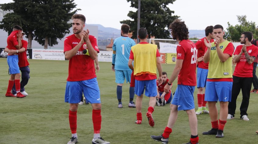 Els jugadors del Montblanc van agrair el suport de l'afició al final del partit