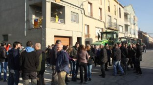 Mobilització amb tractors a la plaça Catalunya de Santa Coloma de Queralt