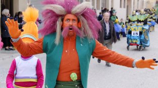 Montblanc veu passar una ben treballada i original rua de Carnaval