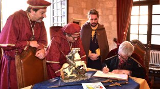 Màrius Serra convida a gaudir de la Setmana Medieval de Montblanc