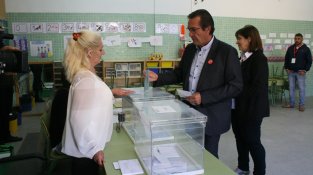 Els candidats a l'alcaldia de Montblanc ja han votat