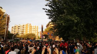 Milers de persones es concentren a la plaça Imperial Tàrraco de Tarragona