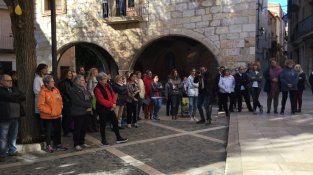 Minuts de silenci en solidaritat als afectats pels aiguats