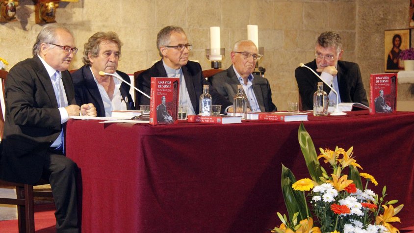 Es presenta la biografia i obra escrita de Mn. Pau Queralt