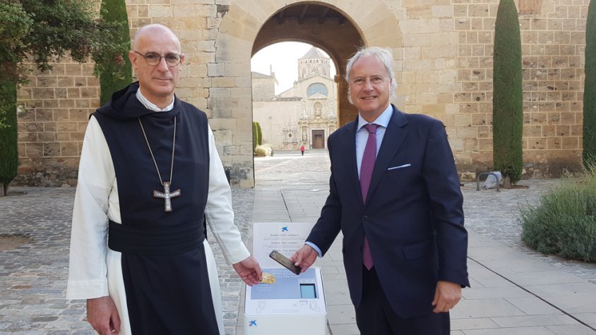 CaixaBank instal·la al Monestir de Poblet un "caixonet d’almoina digital" per realitzar donatius amb mòbil, targeta o “wearable”